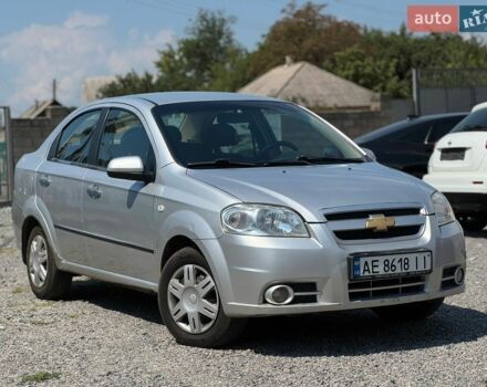 Серый Шевроле Авео, объемом двигателя 1.6 л и пробегом 235 тыс. км за 3800 $, фото 1 на Automoto.ua