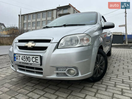 Сірий Шевроле Авео, об'ємом двигуна 1.6 л та пробігом 220 тис. км за 3299 $, фото 1 на Automoto.ua