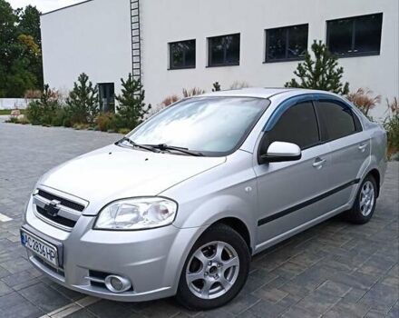 Серый Шевроле Авео, объемом двигателя 1.6 л и пробегом 304 тыс. км за 3900 $, фото 1 на Automoto.ua