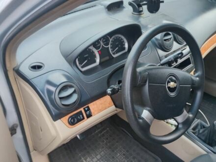 Серый Шевроле Авео, объемом двигателя 1.6 л и пробегом 270 тыс. км за 3500 $, фото 1 на Automoto.ua