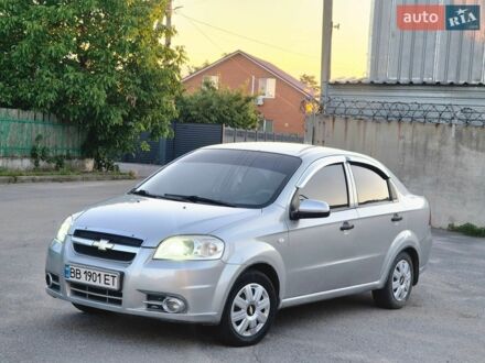 Серый Шевроле Авео, объемом двигателя 1.5 л и пробегом 300 тыс. км за 2999 $, фото 1 на Automoto.ua