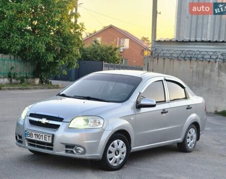 Серый Шевроле Авео, объемом двигателя 1.5 л и пробегом 300 тыс. км за 2999 $, фото 1 на Automoto.ua