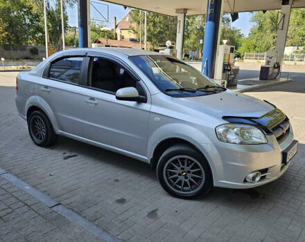 Серый Шевроле Авео, объемом двигателя 1.6 л и пробегом 300 тыс. км за 3900 $, фото 1 на Automoto.ua