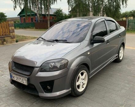 Серый Шевроле Авео, объемом двигателя 1.5 л и пробегом 250 тыс. км за 3000 $, фото 1 на Automoto.ua
