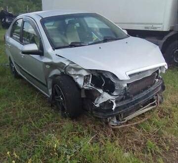 Серый Шевроле Авео, объемом двигателя 1.6 л и пробегом 165 тыс. км за 2500 $, фото 1 на Automoto.ua