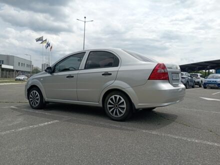 Серый Шевроле Авео, объемом двигателя 1.5 л и пробегом 265 тыс. км за 3300 $, фото 1 на Automoto.ua