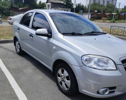 Серый Шевроле Авео, объемом двигателя 1.5 л и пробегом 253 тыс. км за 4800 $, фото 1 на Automoto.ua