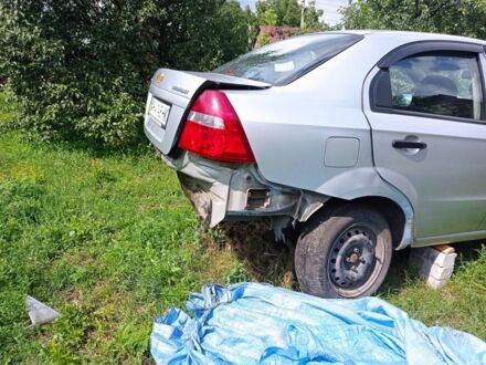 Серый Шевроле Авео, объемом двигателя 1.5 л и пробегом 145 тыс. км за 2000 $, фото 1 на Automoto.ua