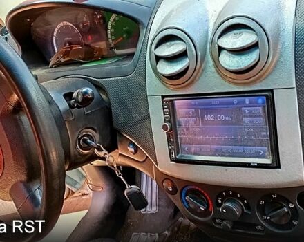 Серый Шевроле Авео, объемом двигателя 1.5 л и пробегом 300 тыс. км за 3000 $, фото 1 на Automoto.ua
