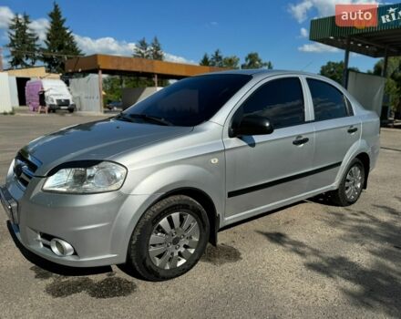 Серый Шевроле Авео, объемом двигателя 1.5 л и пробегом 219 тыс. км за 4000 $, фото 1 на Automoto.ua