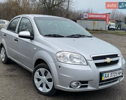Серый Шевроле Авео, объемом двигателя 1.5 л и пробегом 124 тыс. км за 4800 $, фото 1 на Automoto.ua