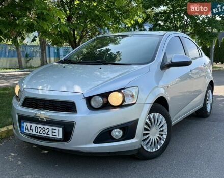 Серый Шевроле Авео, объемом двигателя 1.6 л и пробегом 290 тыс. км за 4200 $, фото 1 на Automoto.ua