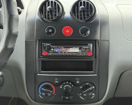 Шевроле Авео 2005 в Сумах на Automoto.ua Синий Шевроле Авео, объемом двигателя 1.5 л и пробегом 145 тыс. км за 2350 $, фото 13 на Automoto.ua