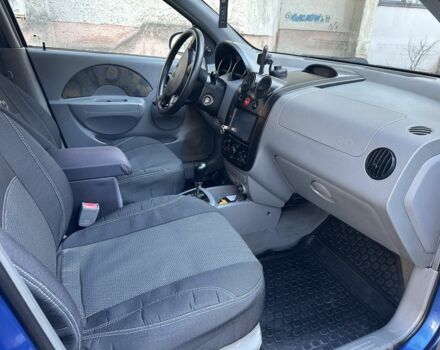 Синій Шевроле Авео, об'ємом двигуна 1.5 л та пробігом 226 тис. км за 3700 $, фото 4 на Automoto.ua