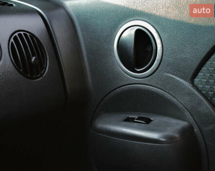 Синій Шевроле Авео, об'ємом двигуна 1.5 л та пробігом 285 тис. км за 2900 $, фото 31 на Automoto.ua