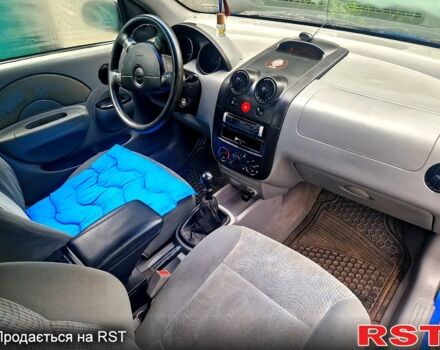 Синий Шевроле Авео, объемом двигателя 1.4 л и пробегом 270 тыс. км за 1500 $, фото 4 на Automoto.ua