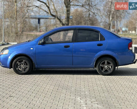 Синий Шевроле Авео, объемом двигателя 1.5 л и пробегом 220 тыс. км за 2500 $, фото 1 на Automoto.ua