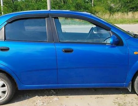 Синий Шевроле Авео, объемом двигателя 1.5 л и пробегом 155 тыс. км за 2600 $, фото 2 на Automoto.ua