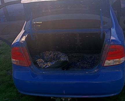 Синий Шевроле Авео, объемом двигателя 15 л и пробегом 200 тыс. км за 1700 $, фото 2 на Automoto.ua