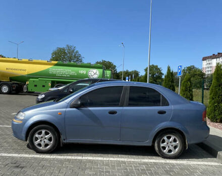 Синий Шевроле Авео, объемом двигателя 1.5 л и пробегом 255 тыс. км за 2000 $, фото 1 на Automoto.ua