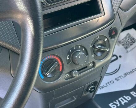 Синий Шевроле Авео, объемом двигателя 1.5 л и пробегом 258 тыс. км за 4500 $, фото 11 на Automoto.ua