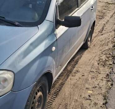Синий Шевроле Авео, объемом двигателя 1.6 л и пробегом 310 тыс. км за 1550 $, фото 3 на Automoto.ua