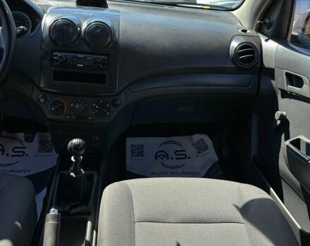 Синий Шевроле Авео, объемом двигателя 1.5 л и пробегом 258 тыс. км за 4500 $, фото 5 на Automoto.ua