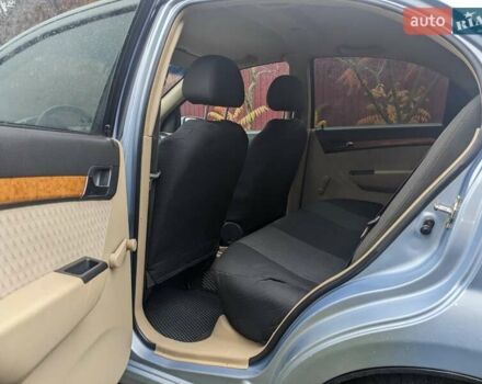 Синий Шевроле Авео, объемом двигателя 1.6 л и пробегом 270 тыс. км за 5000 $, фото 4 на Automoto.ua