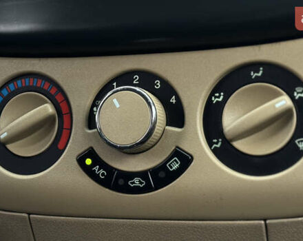 Синий Шевроле Авео, объемом двигателя 1.6 л и пробегом 138 тыс. км за 4600 $, фото 28 на Automoto.ua