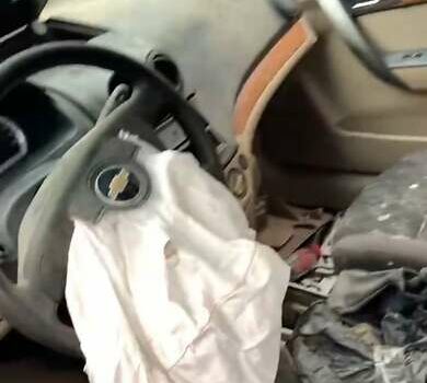 Синий Шевроле Авео, объемом двигателя 1.6 л и пробегом 260 тыс. км за 999 $, фото 2 на Automoto.ua