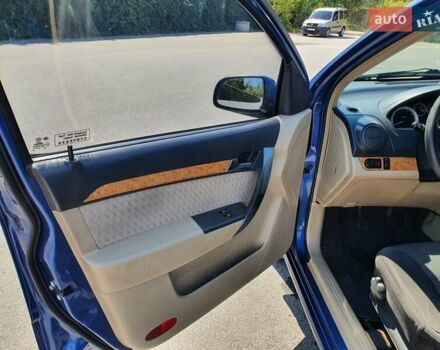 Синий Шевроле Авео, объемом двигателя 1.6 л и пробегом 208 тыс. км за 3300 $, фото 2 на Automoto.ua