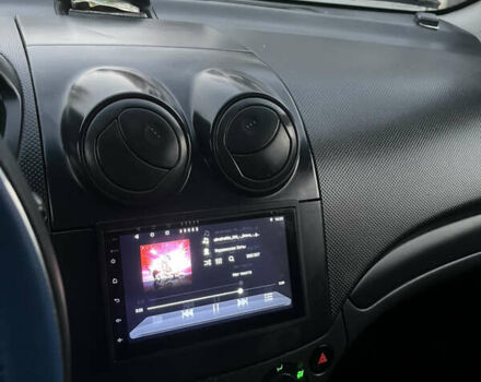 Синий Шевроле Авео, объемом двигателя 1.5 л и пробегом 336 тыс. км за 3900 $, фото 4 на Automoto.ua