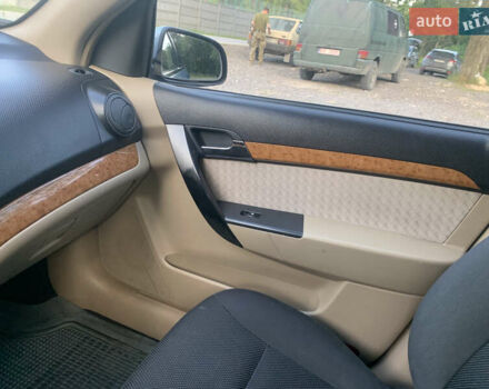 Синий Шевроле Авео, объемом двигателя 1.6 л и пробегом 148 тыс. км за 3700 $, фото 2 на Automoto.ua