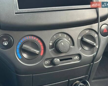 Синий Шевроле Авео, объемом двигателя 1.5 л и пробегом 259 тыс. км за 3990 $, фото 17 на Automoto.ua