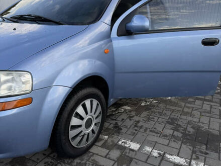 Синий Шевроле Авео, объемом двигателя 1.5 л и пробегом 220 тыс. км за 3200 $, фото 1 на Automoto.ua