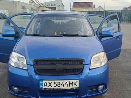 Синий Шевроле Авео, объемом двигателя 1.5 л и пробегом 300 тыс. км за 4500 $, фото 1 на Automoto.ua