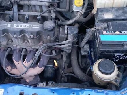 Синий Шевроле Авео, объемом двигателя 1.5 л и пробегом 318 тыс. км за 2650 $, фото 1 на Automoto.ua