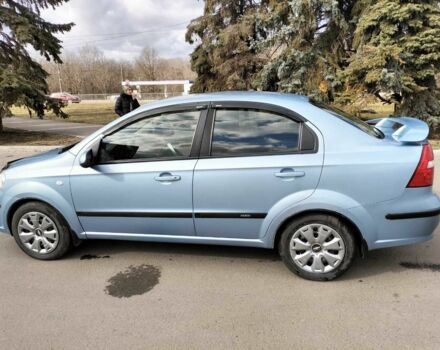 Синий Шевроле Авео, объемом двигателя 1.6 л и пробегом 200 тыс. км за 4500 $, фото 1 на Automoto.ua