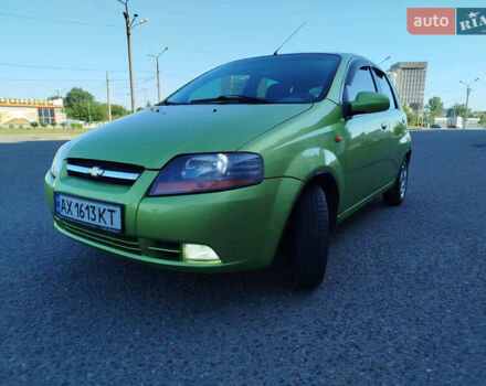 Зеленый Шевроле Авео, объемом двигателя 1.5 л и пробегом 350 тыс. км за 2500 $, фото 3 на Automoto.ua