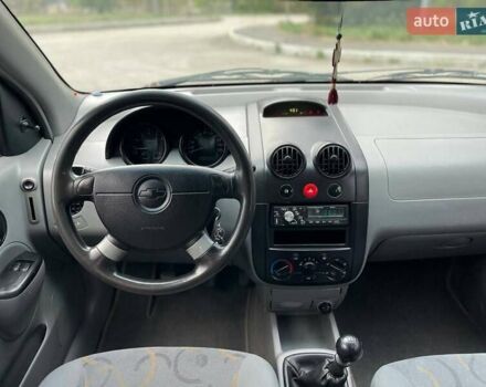 Зеленый Шевроле Авео, объемом двигателя 1.5 л и пробегом 191 тыс. км за 2100 $, фото 5 на Automoto.ua