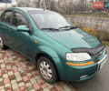 Зеленый Шевроле Авео, объемом двигателя 1.5 л и пробегом 235 тыс. км за 2600 $, фото 1 на Automoto.ua
