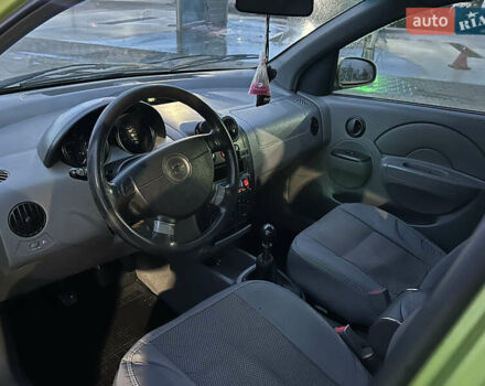 Зеленый Шевроле Авео, объемом двигателя 1.5 л и пробегом 195 тыс. км за 2150 $, фото 4 на Automoto.ua