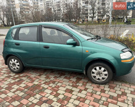 Зеленый Шевроле Авео, объемом двигателя 1.5 л и пробегом 235 тыс. км за 2600 $, фото 1 на Automoto.ua