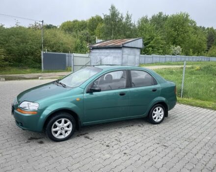 Зеленый Шевроле Авео, объемом двигателя 1.5 л и пробегом 250 тыс. км за 2350 $, фото 2 на Automoto.ua
