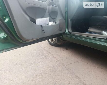 Зеленый Шевроле Авео, объемом двигателя 1.5 л и пробегом 305 тыс. км за 2000 $, фото 7 на Automoto.ua