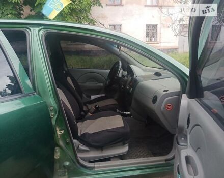 Зеленый Шевроле Авео, объемом двигателя 1.5 л и пробегом 305 тыс. км за 2000 $, фото 12 на Automoto.ua