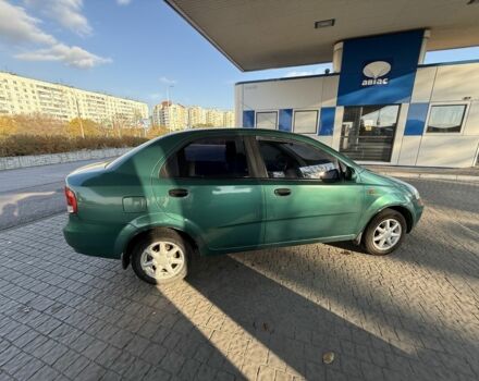 Зеленый Шевроле Авео, объемом двигателя 1.5 л и пробегом 308 тыс. км за 2250 $, фото 1 на Automoto.ua