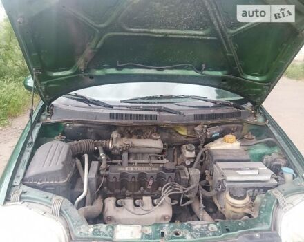 Зеленый Шевроле Авео, объемом двигателя 1.5 л и пробегом 305 тыс. км за 2000 $, фото 14 на Automoto.ua