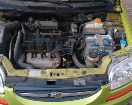 Зеленый Шевроле Авео, объемом двигателя 1.5 л и пробегом 107 тыс. км за 2000 $, фото 1 на Automoto.ua