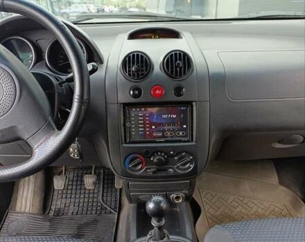 Зеленый Шевроле Авео, объемом двигателя 1.5 л и пробегом 162 тыс. км за 2000 $, фото 2 на Automoto.ua